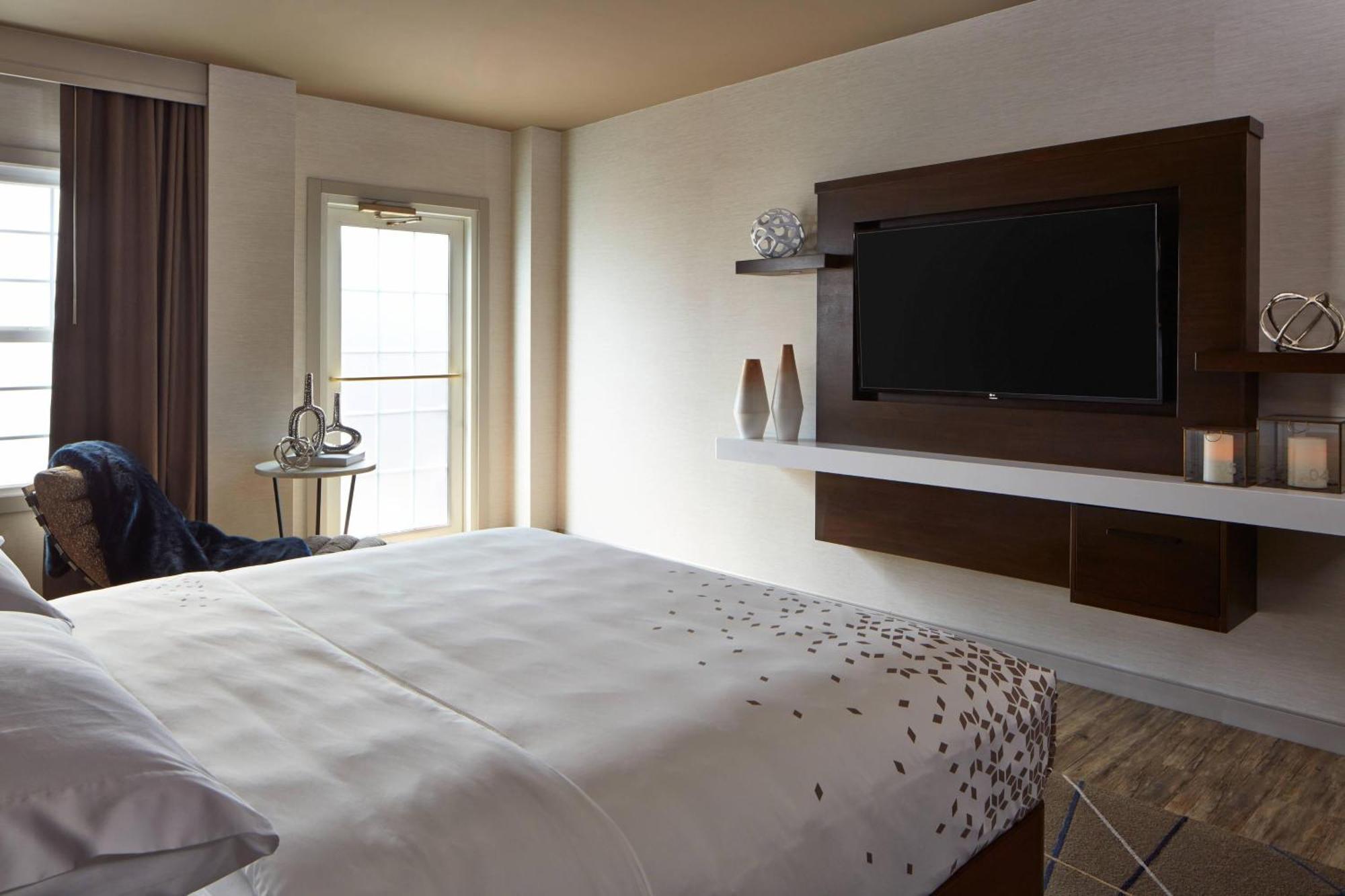 The Del Monte Lodge Renaissance Rochester Hotel & Spa Экстерьер фото