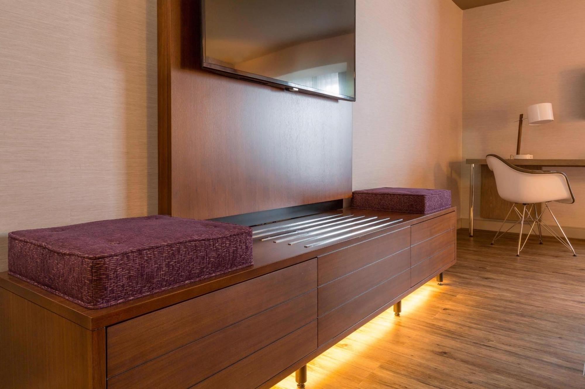 The Del Monte Lodge Renaissance Rochester Hotel & Spa Экстерьер фото