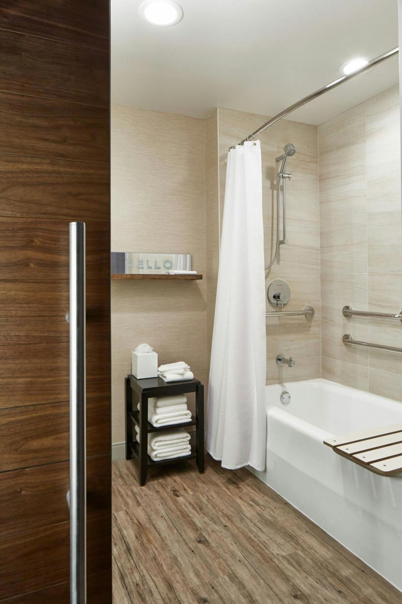 The Del Monte Lodge Renaissance Rochester Hotel & Spa Экстерьер фото