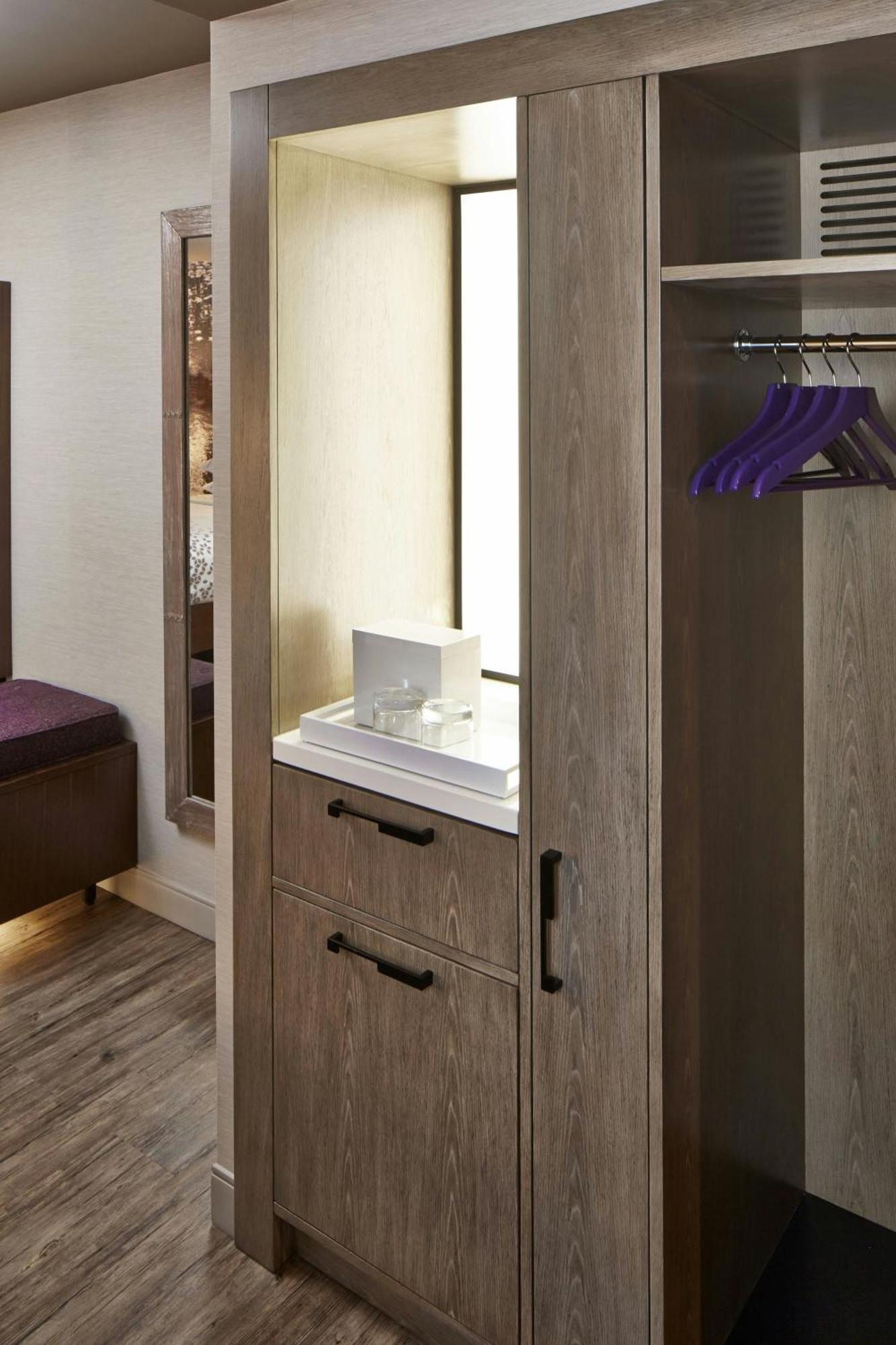 The Del Monte Lodge Renaissance Rochester Hotel & Spa Экстерьер фото