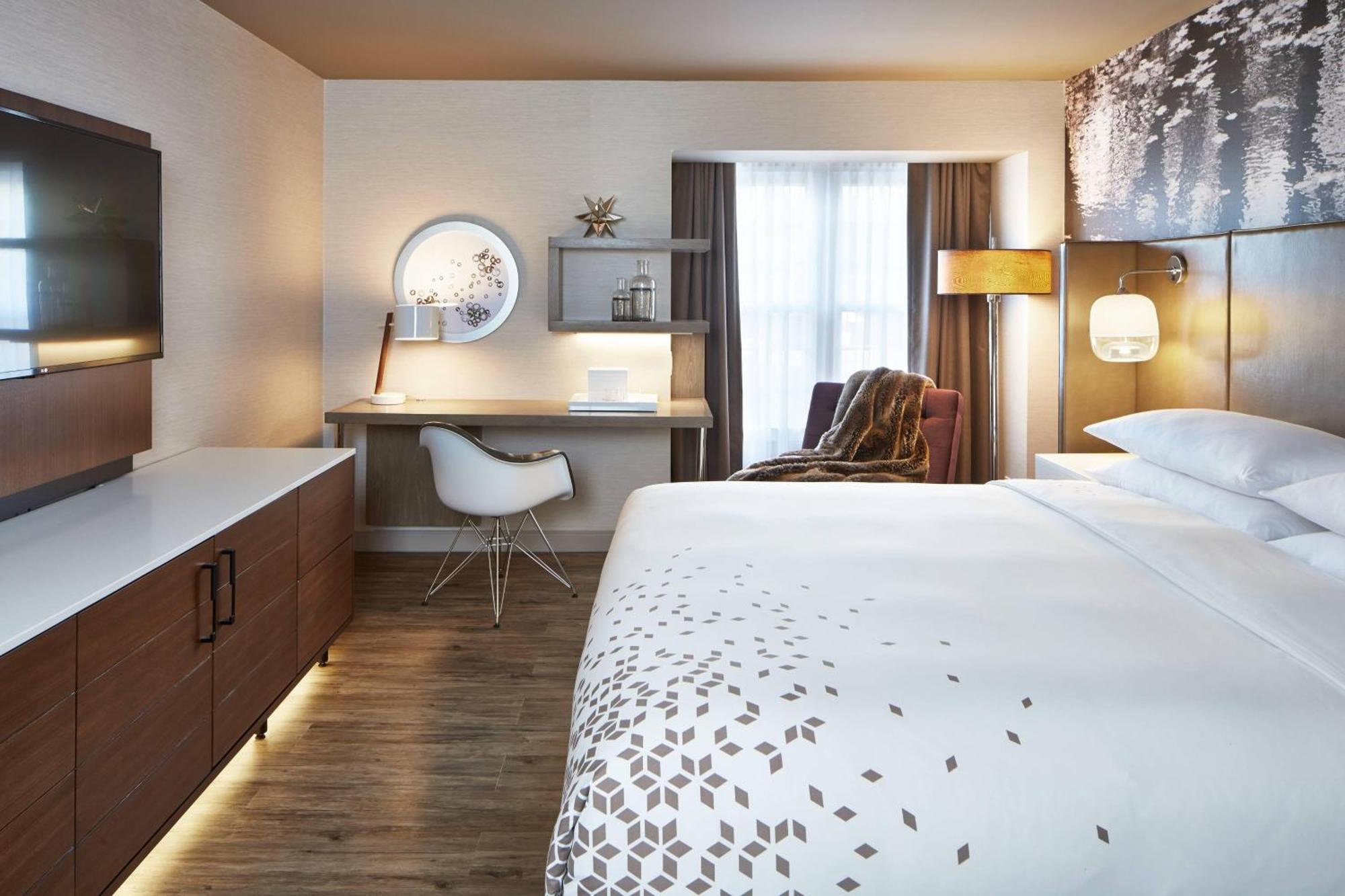 The Del Monte Lodge Renaissance Rochester Hotel & Spa Экстерьер фото
