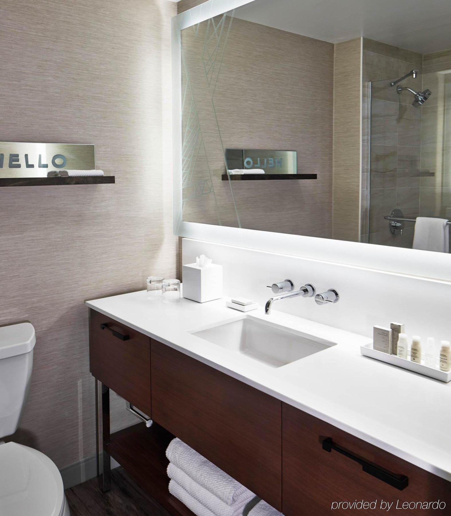 The Del Monte Lodge Renaissance Rochester Hotel & Spa Экстерьер фото